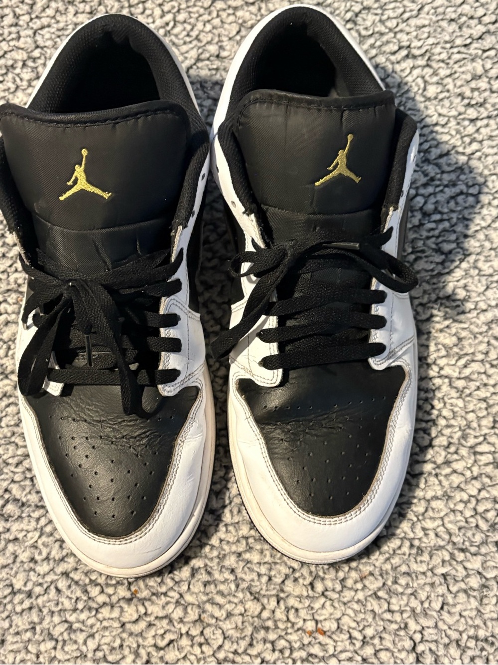 Nike Jordan’s Air Jordan 1 Low Gold Swoosh Size 13 #553558-172 Good Condition!